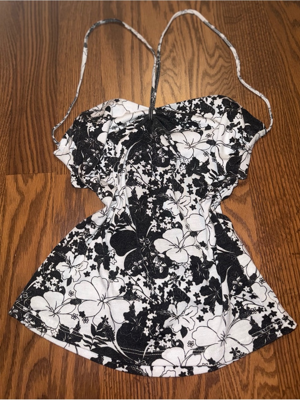 Y2K Wet Seal Black and White Floral Strap Tank